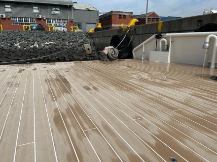 Yacht-PU-deck-drying